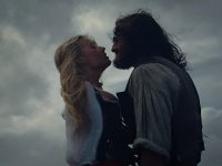Margot Robbie e Jacob Elordi travolti dalla passione nel primo trailer di Cime Tempestose