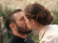 La Promessa anticipazioni 4 settembre: Maria bacia Padre Samuel! Jana è in Ospedale?