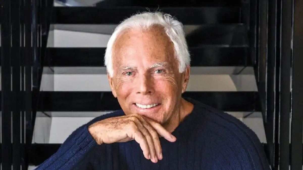 Addio a Giorgio Armani: lo stilista che ha vestito Hollywood e cambiato la moda per sempre Addio a Giorgio Armani: lo stilista che ha vestito Hollywood e cambiato la moda per sempre