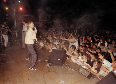 Nino 18 Giorni Un Giovane Nino Si Esibisce