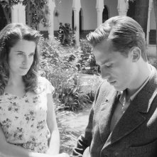 Lo straniero: Benjamin Voisin e Rebecca Marder in una foto del film