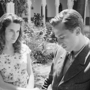 Lo straniero: Benjamin Voisin e Rebecca Marder in una foto del film