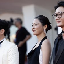 Il sole sorge su tutti noi: un'immagine dal red carpet di Venezia 82