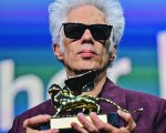 Venezia 2025, tutti i vincitori: Leone d'Oro a Jim Jarmusch, l'Italia festeggia i premi a Servillo e Rosi