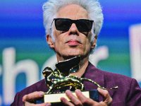 Venezia 2025, tutti i vincitori: Leone d'Oro a Jim Jarmusch, l'Italia festeggia i premi a Servillo e Rosi