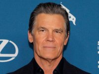 Knives Out 3, Josh Brolin sull'eccezionale chimica tra gli interpreti: 'Sembrava un'orgia'