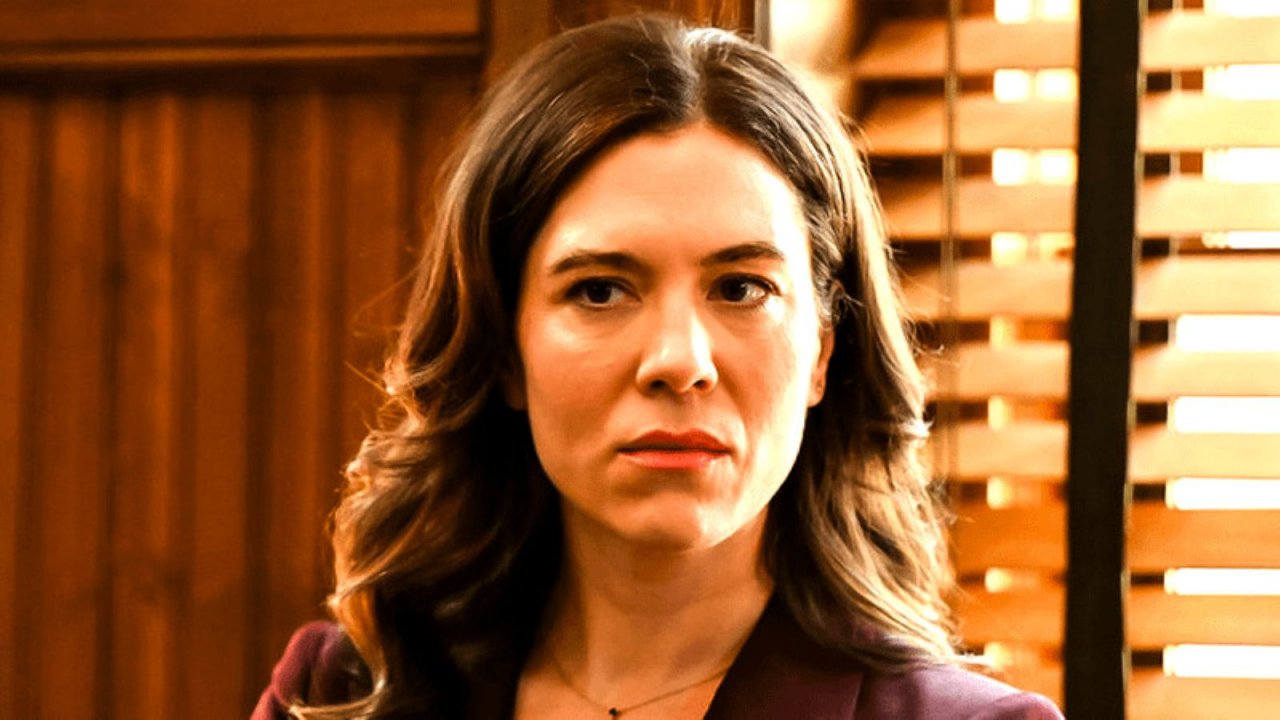 Sara Bue è Nina Chapman