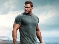 Alan Ritchson si rifiuta di interpretare un solo eroe DC: 'Per rispetto, non lo farei mai'