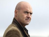 Il commissario Montalbano torna su Rai 1 per celebrare Camilleri: quanto durerà il ciclo di repliche?