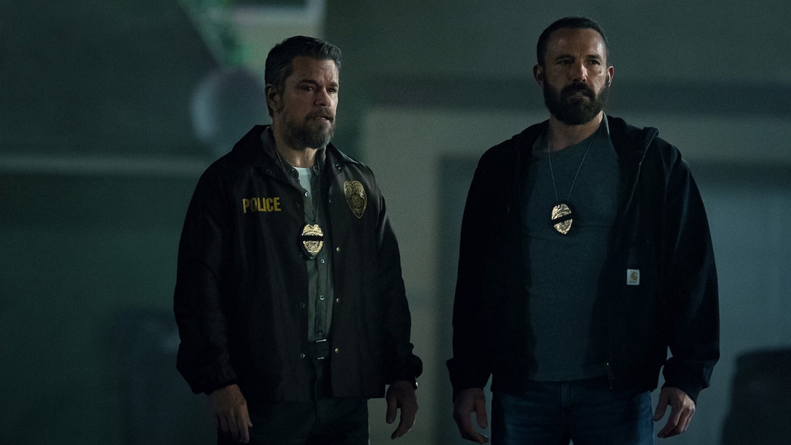 Matt Damon e Ben Affleck in una scena di The Rip - Non ti fidare