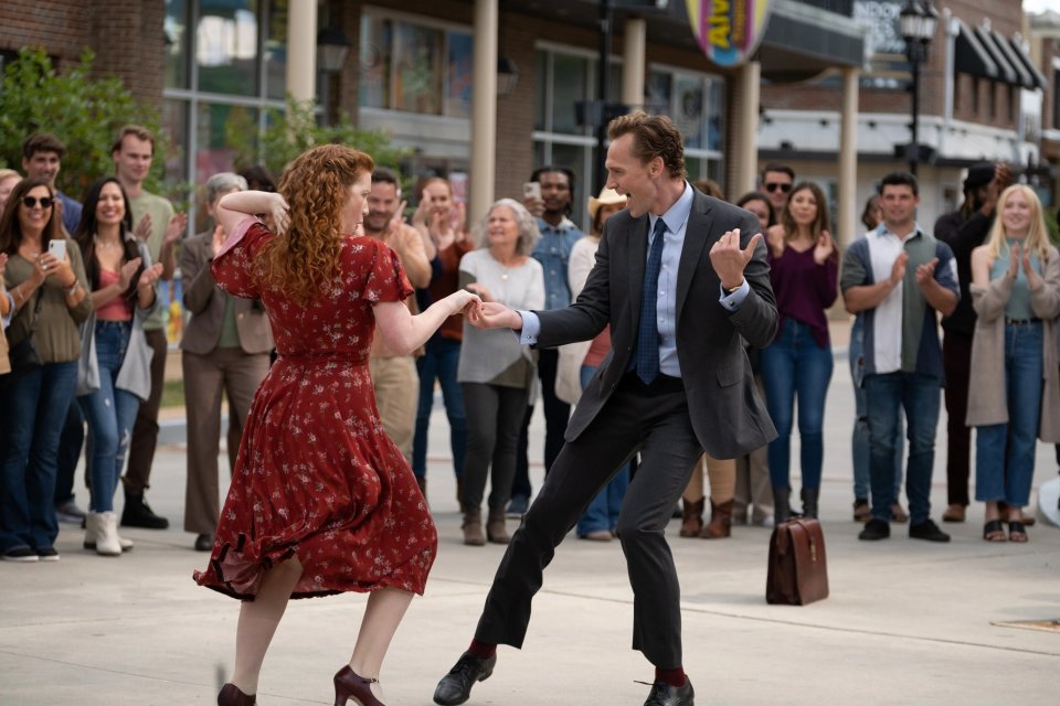The Life Of Chuck Tom Hiddleston Annalise Basso Scena Di Danza