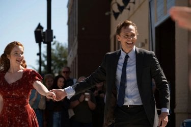 The Life Of Chuck Tom Hiddleston Annalise Basso Scena