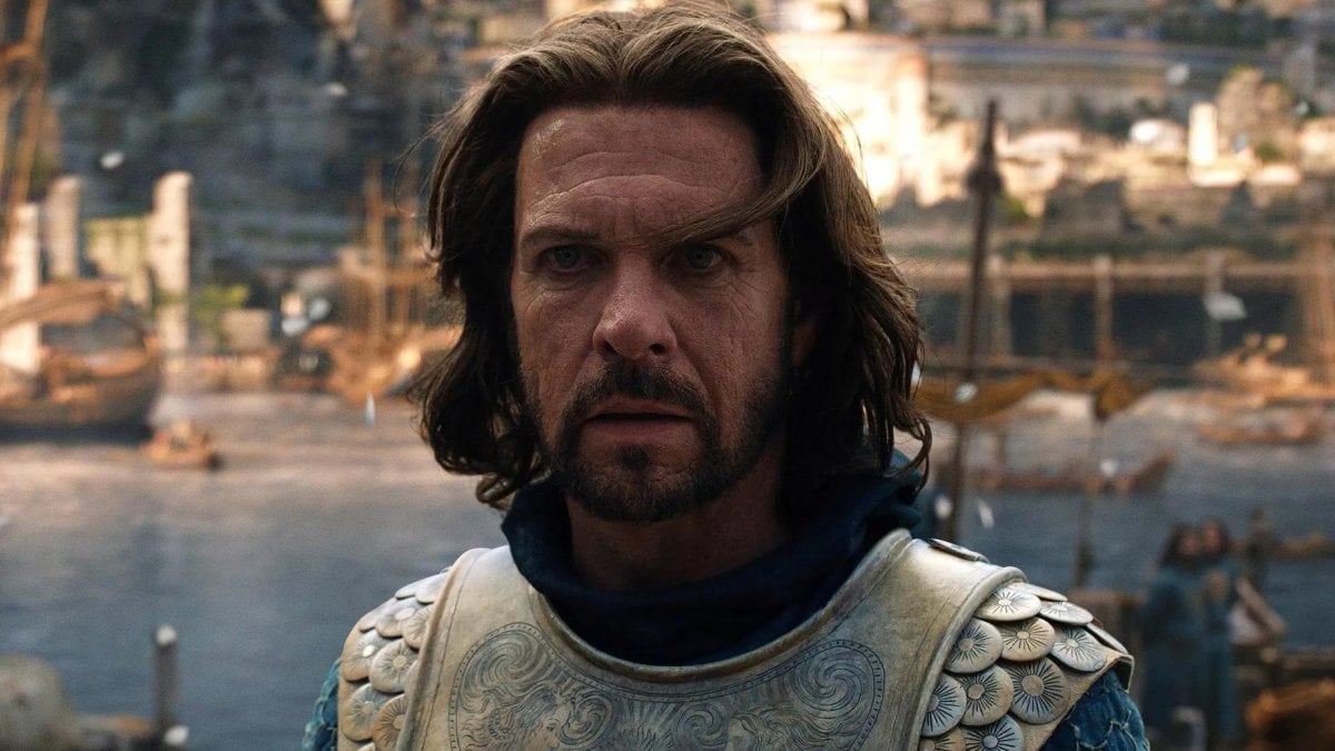 il signore degli anelli gli anelli del potere 3 elendil brandisce la spada dei fedeli nel primo teaser