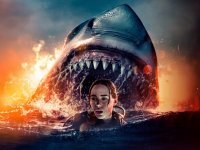 L'ultimo respiro - Trappola negli abissi, la recensione: uno shark-movie senza infamia e senza lode