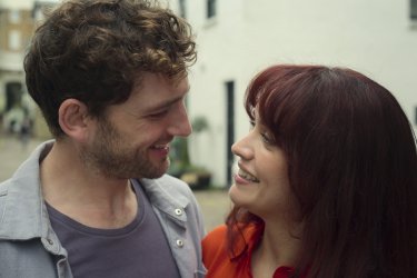 The Girlfriend Laurie Davidson Olivia Cooke Scena Serie Tv Prime Video