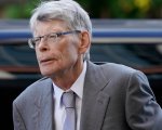 Stephen King si scusa pubblicamente per il tweet su Charlie Kirk e chiarisce l’errore