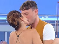 Uomini e Donne anticipazioni: Barbara De Santi e Ruggero D'Andrea di nuovo faccia a faccia