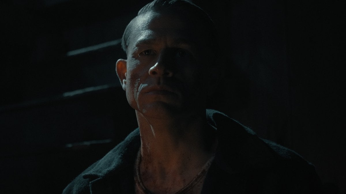 charlie hunnam 232 il serial killer ed gein nell inquietante trailer della stagione 3 di monster