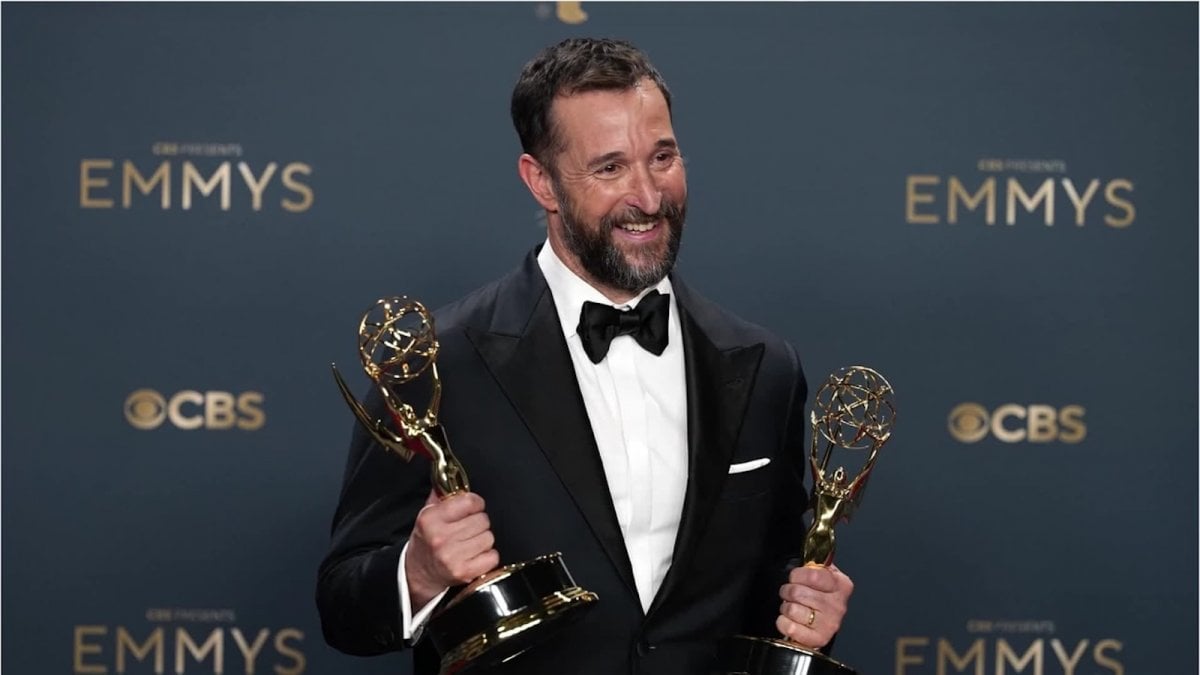 Noah Wyle vince il suo primo Emmy con The Pitt 26 anni dopo la nomination per ER Medici in prima linea Noah Wyle vince il suo primo Emmy con The Pitt 26 anni dopo la nomination per ER Medici in prima linea