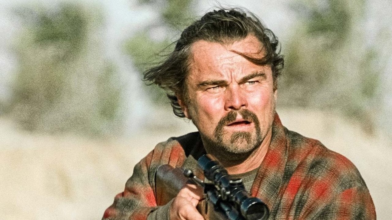 Leonardo DiCaprio in una scena di Una battaglia dopo l'altra