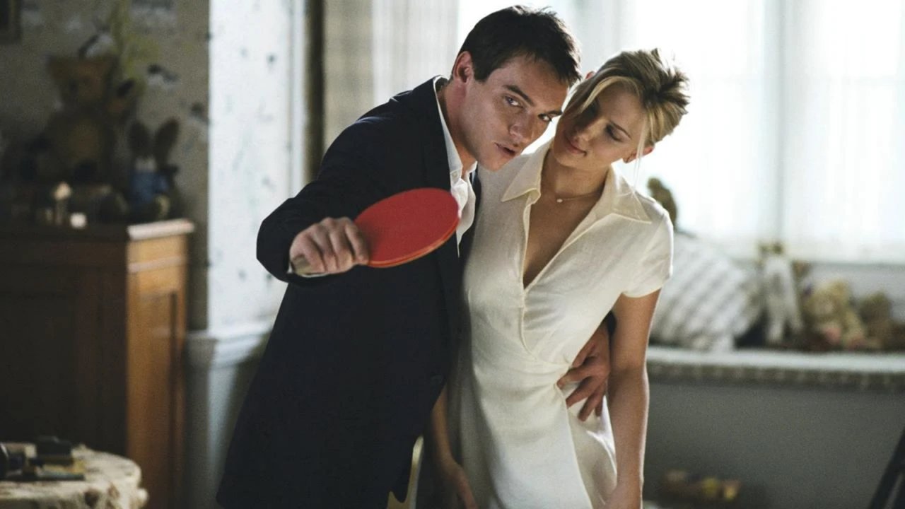 Woody Allen compie 90 anni e nei cinema tornano i suoi capolavori, si inizia con Match Point