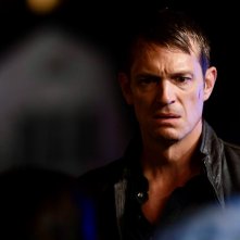 The Silent Hour: Joel Kinnaman in una scena