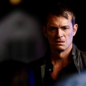 The Silent Hour: Joel Kinnaman in una scena