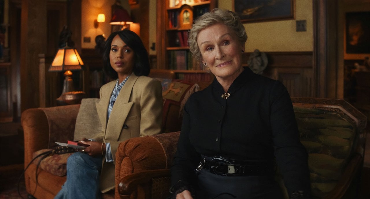 Wake Up Dead Man, Rian Johnson descrive l'energia di Glenn Close come quella di un piccolo cagnolino