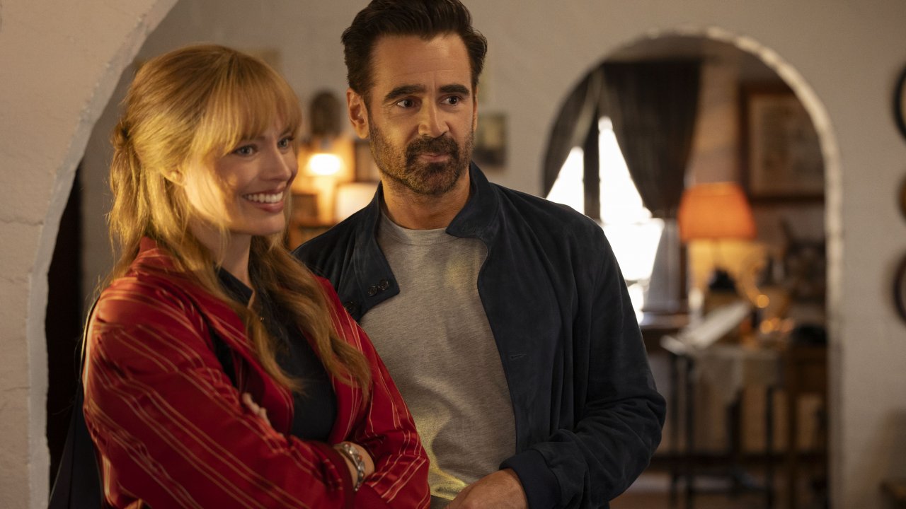 Margot Robbie e Colin Farrell in una scena di A Big Bold Beautiful Journey