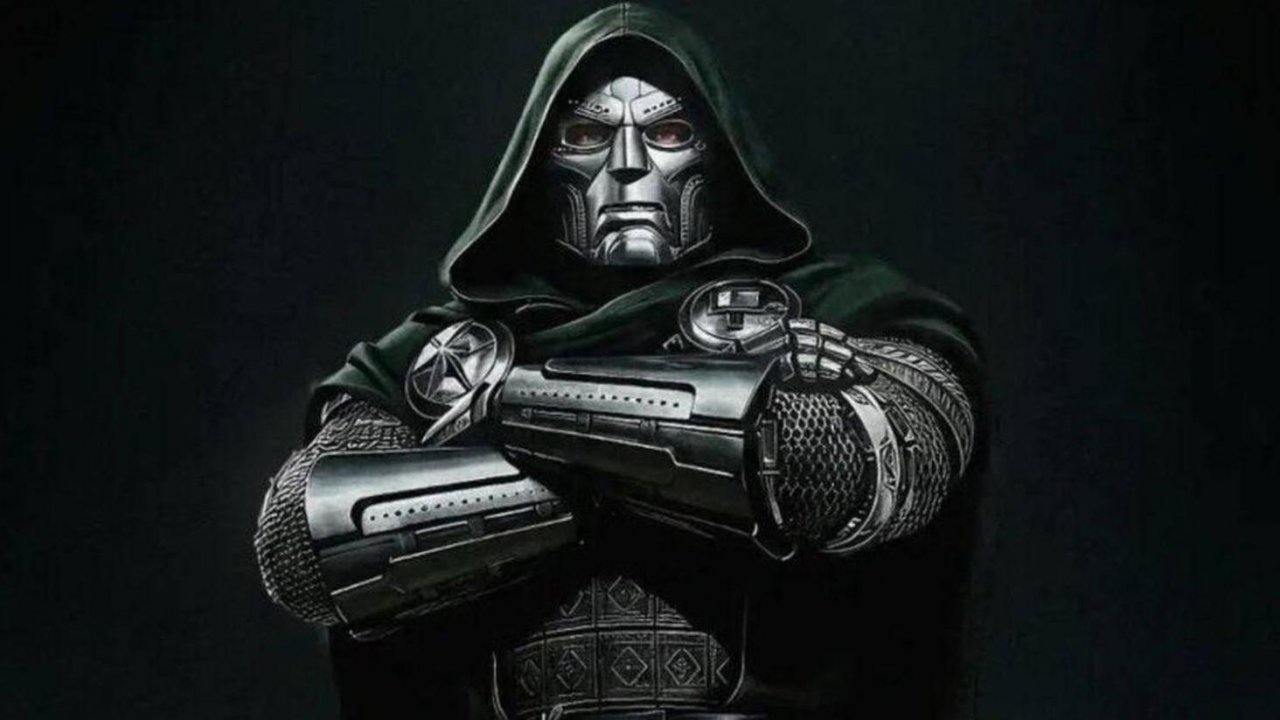 Dottor Destino a braccia incrociate