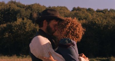 Testa Croce Alessandro Borghi Nadia Tereskovitz Bacio