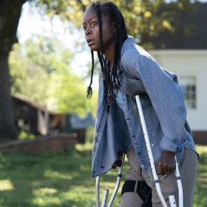 The Woman in the Yard: una scena del film