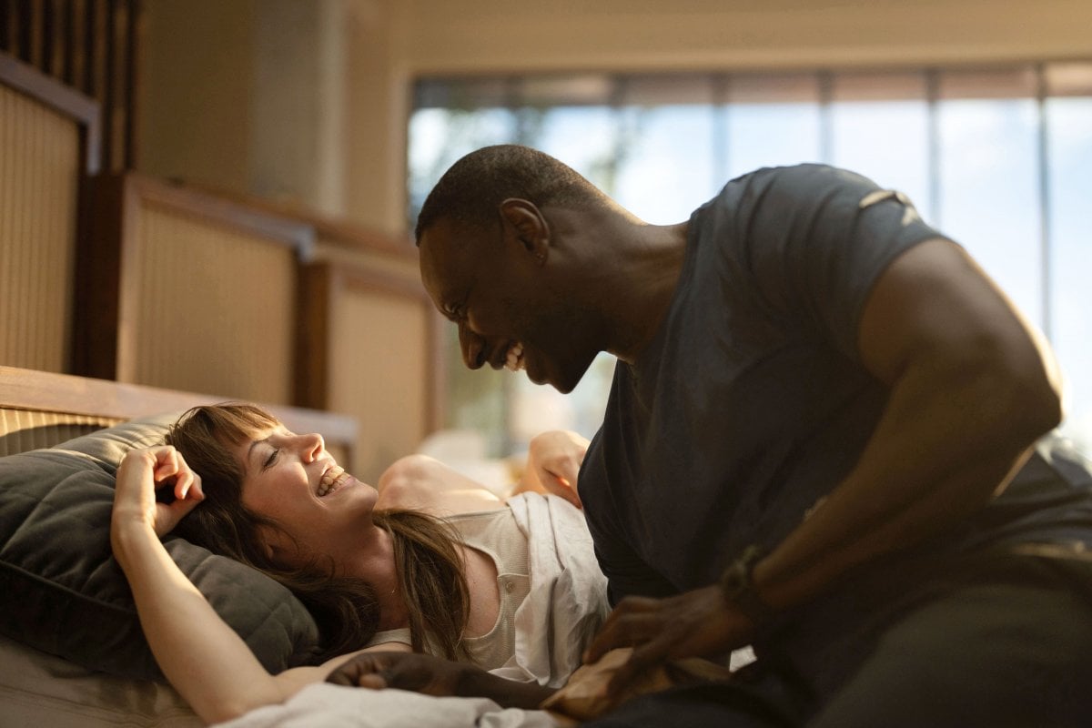 French Lover, la recensione: il fascino di Omar Sy non basta per una tiepida love story alla Notting Hill