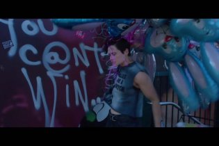 Queens Of The Dead - Trailer dello zombie horror drag con Katy O'Brian