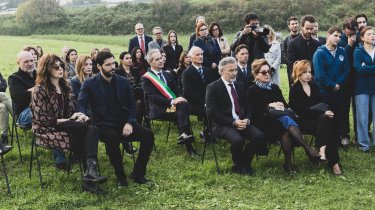Balene Amiche Per Sempre Scena Funerale Serie Tv Rai