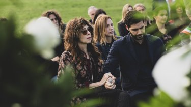Balene Amiche Per Sempre Veronica Pivetti Filippo Scicchitano Scena Funerale Serie Tv Rai