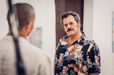 Hotel Costiera Antonio Gerardi Scena Serie Tv Prime Video
