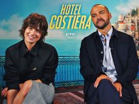 Hotel Costiera, Jesse Williams: 'Gli smartphone non ti fanno mai sentire solo. Positano? Una fuga'