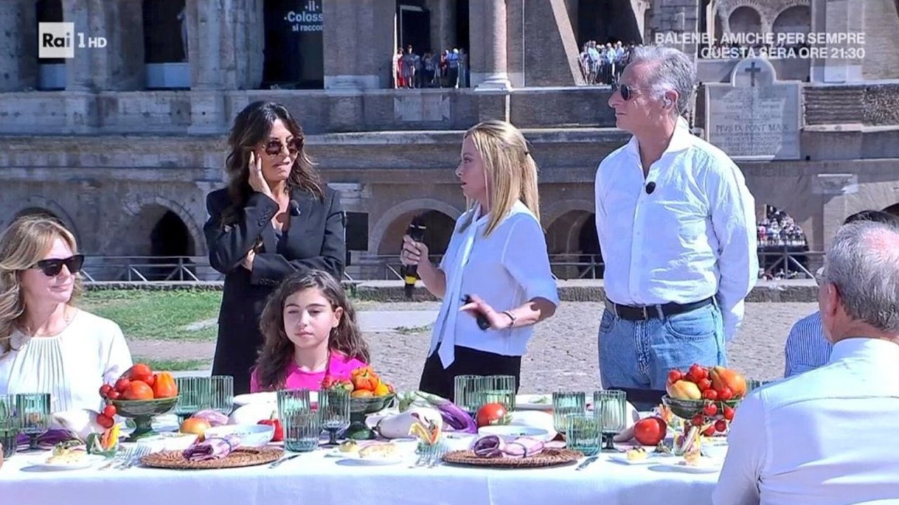 Giorgia Meloni durante il contestato intervento a Domenica In