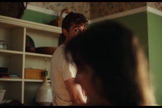 Together - Clip italiana dell'horror con Alison Brie e Dave Franco