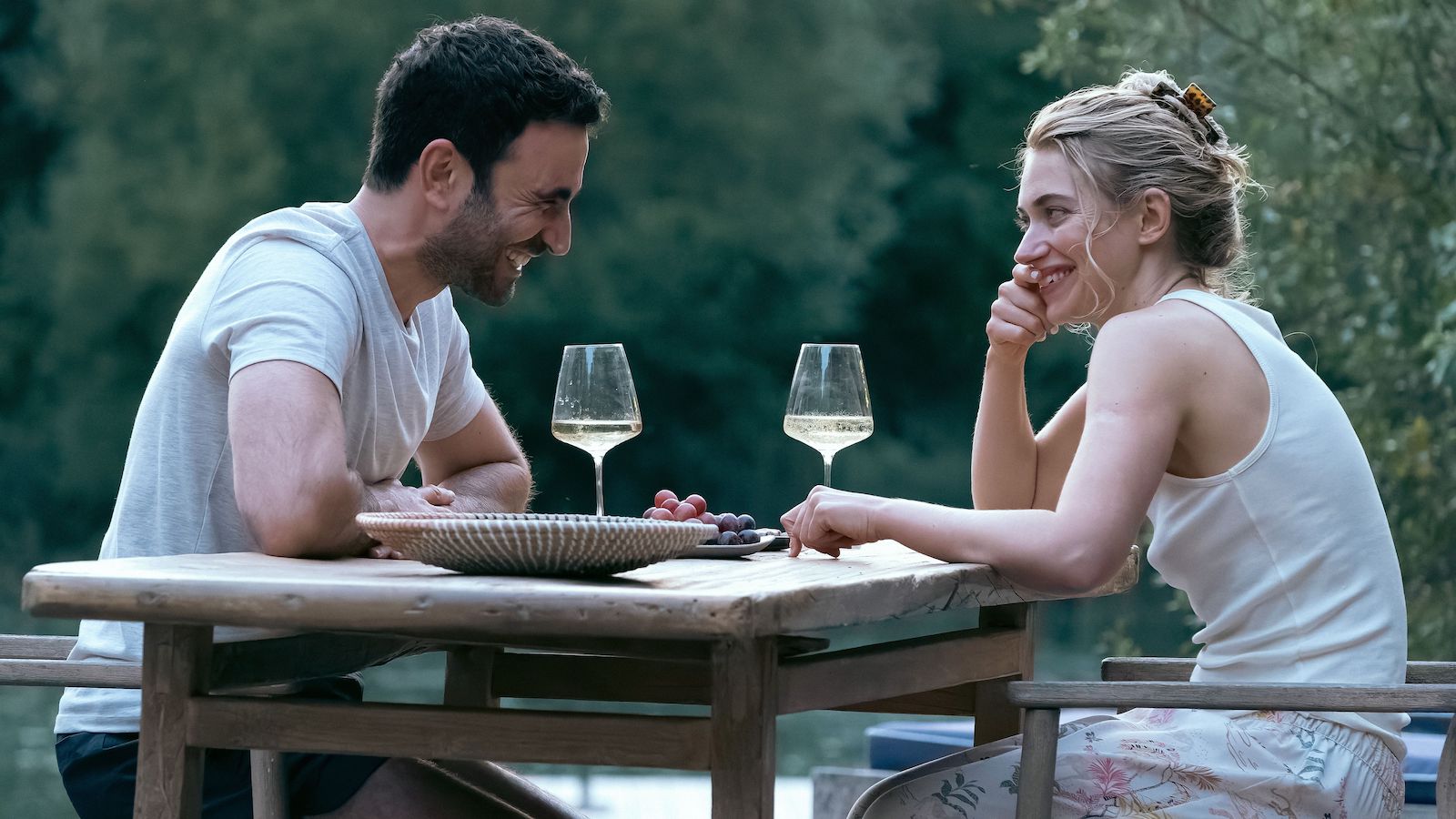 Brett Goldstein ed Imogen Poots in All of You