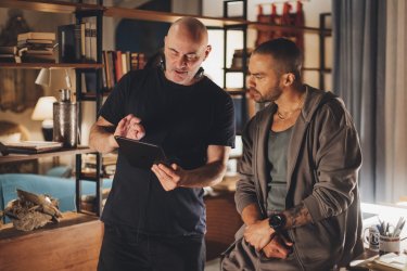 Hotel Costiera Adam Bernstein Jesse Williams Backstage Serie Tv Prime Video