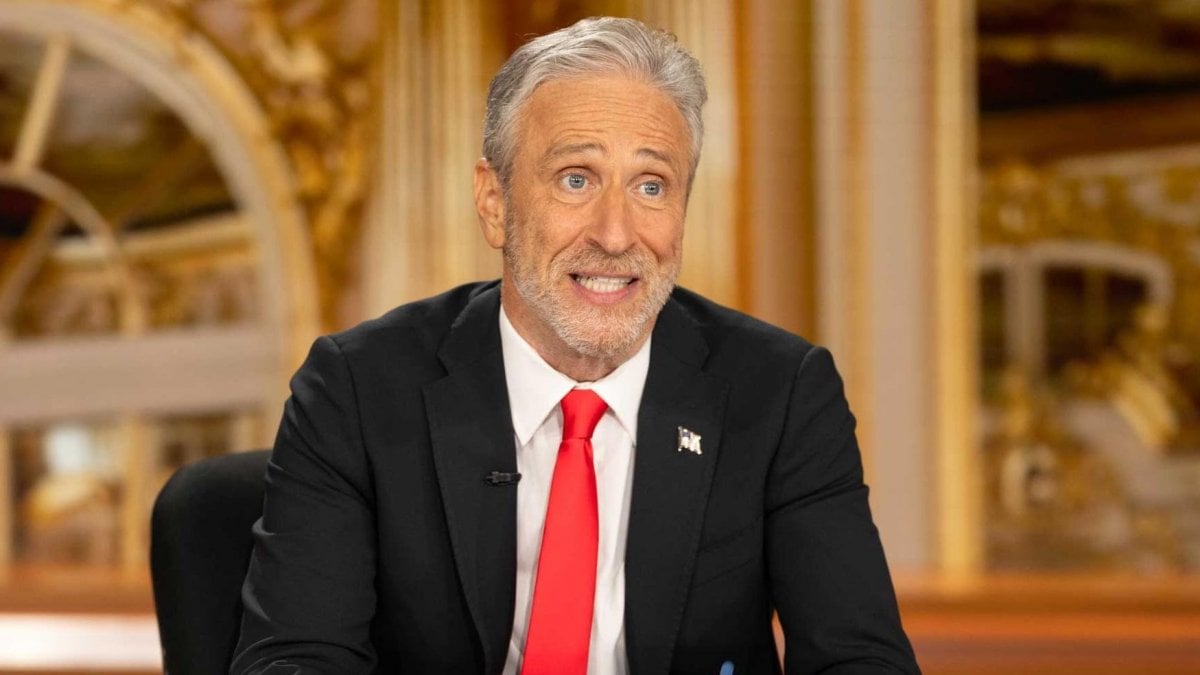 jimmy kimmel jon stewart festeggia il ritorno fingere di cancellare gli abbonamenti a hulu ha funzionato