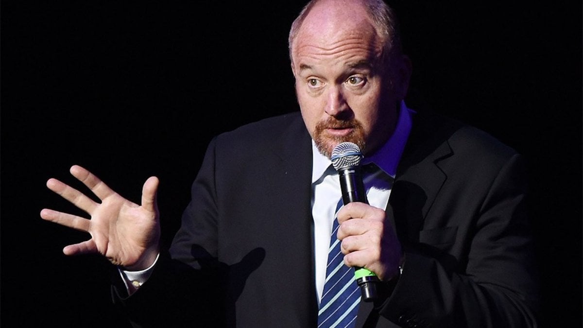 Louis C.K. ha ammesso di essersi "sentito libero" dopo che le accuse di molestie sono emerse