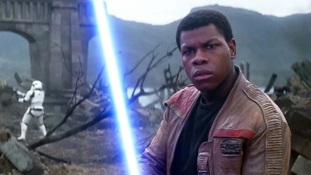 John Boyega in una scena di Star Wars: Il risveglio della Forza