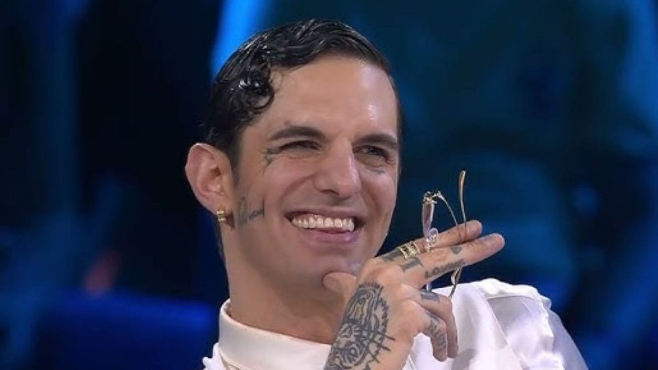 Achille Lauro al tavolo dei giudici di X Factor