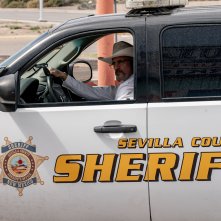 Eddington: Joaquin Phoenix nell'auto della polizia