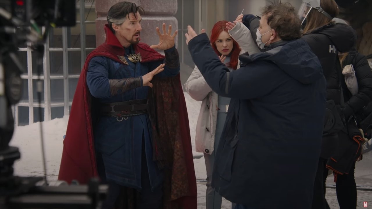 Benedict Cumberbatch e Sam Raimi sul set di Doctor Strange nel Multiverso della Follia