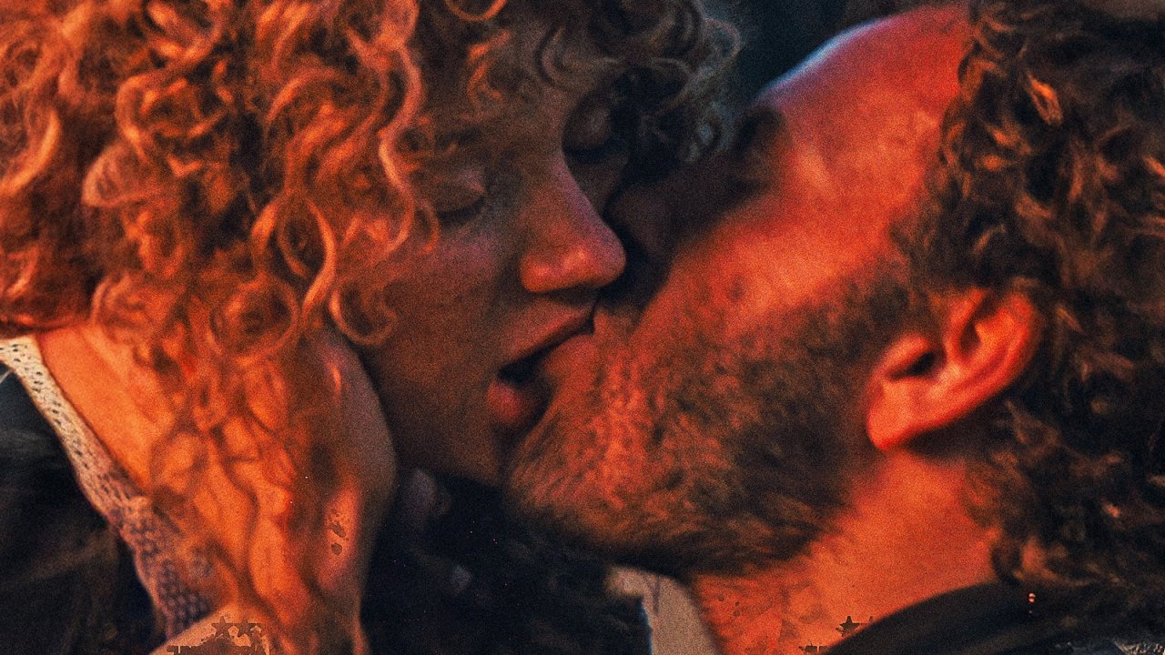 Nadia Tereszkiewicz e Alessandro Borghi a cavallo