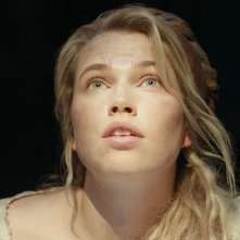 The Ugly Stepsister: Thea Sofie Loch Næss in un primo piano